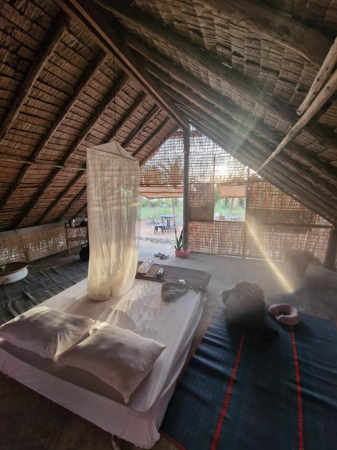 Salt Field Glamping Hotel Kampot Kültér fotó