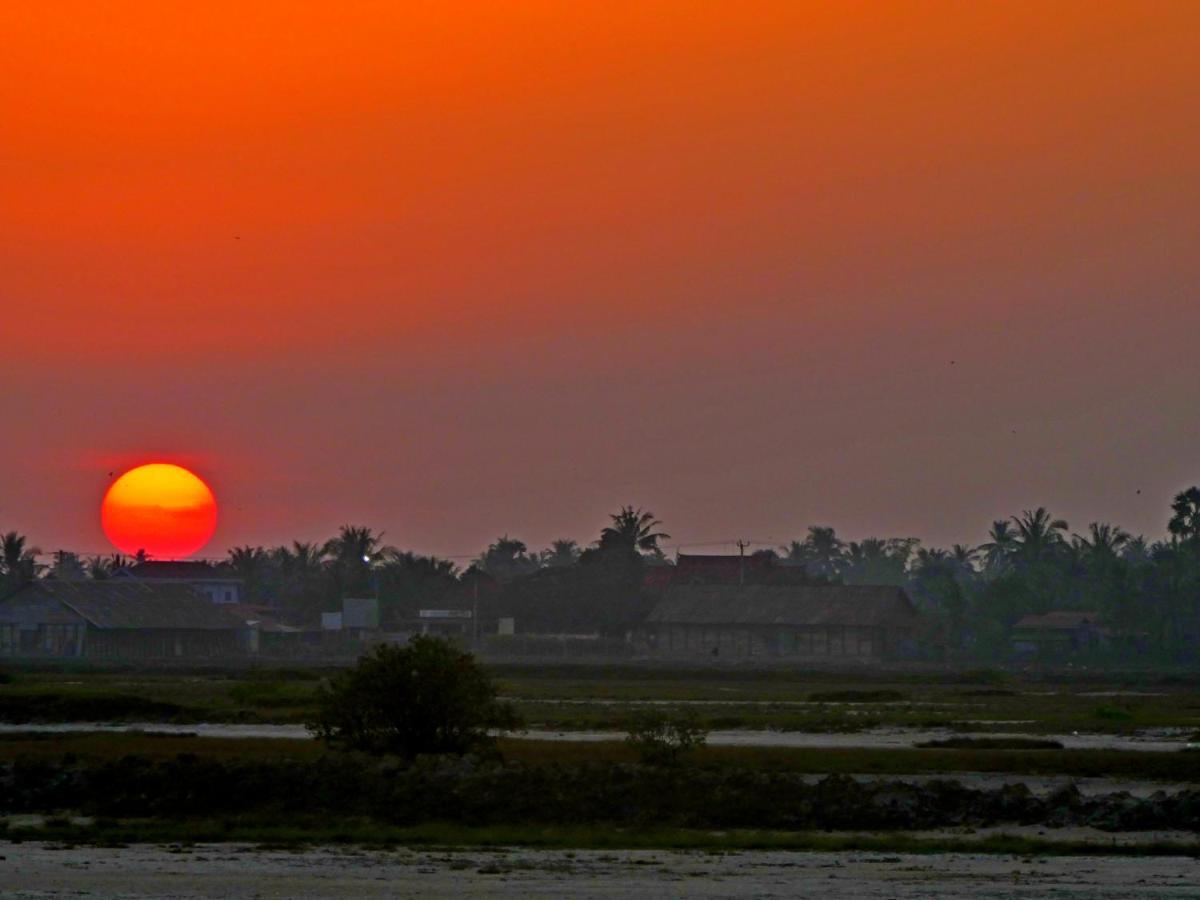 Salt Field Glamping Hotel Kampot Kültér fotó
